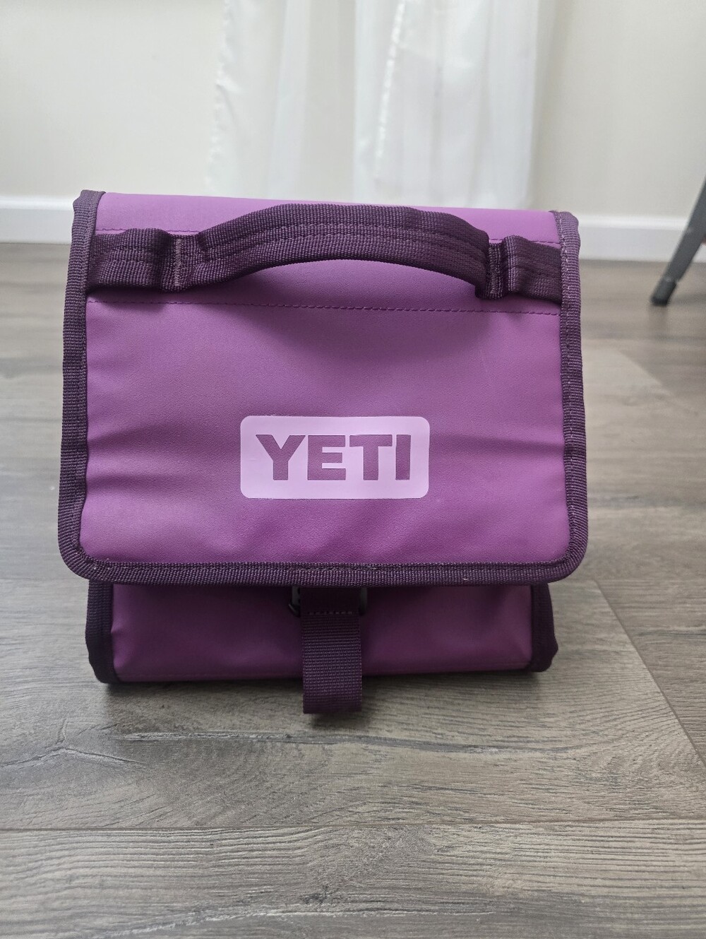 YETI Daytrip lunch Bag Nordic Purple Travel Work Beach